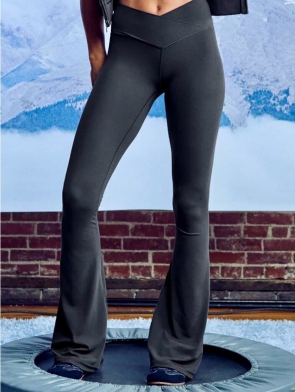 NWT Offline By Aerie High-Waist Flared Yoga Pants Leggings Size S Small